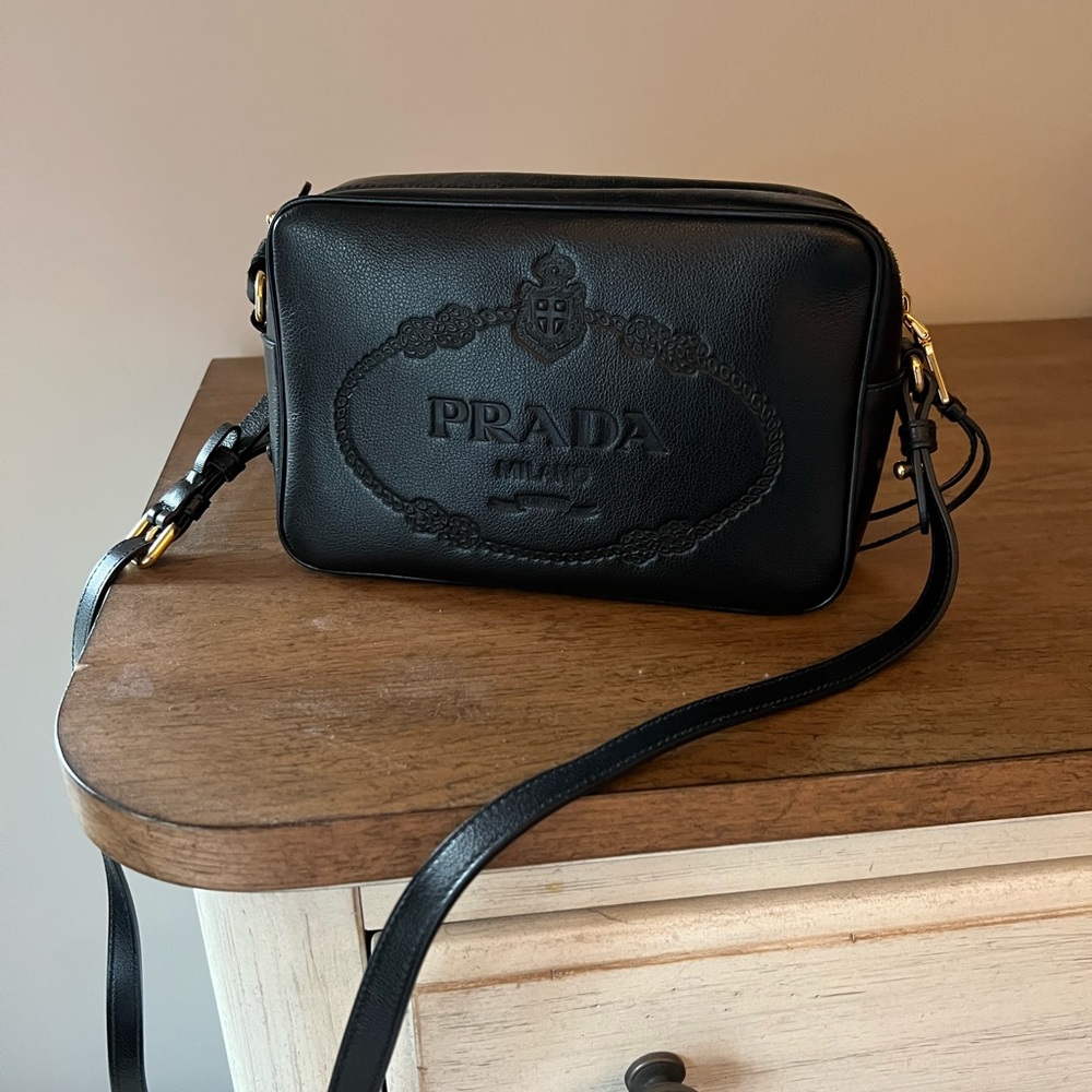Prada - 100% Authentic Bandoliera Glacé calf crossbody bag